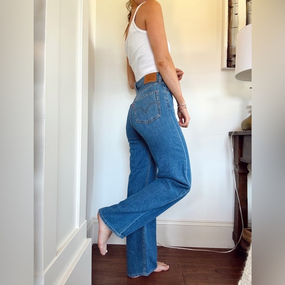 LEVI'S Levi's - High Loose Jeans -26”W - Picture 3 of 3